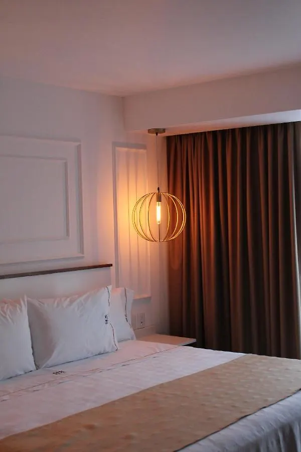 Six Hotel Guadalajara Degollado